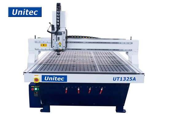 4. Dreh-UT1325A-Zeichen, das CNC-Router für Aluminium herstellt