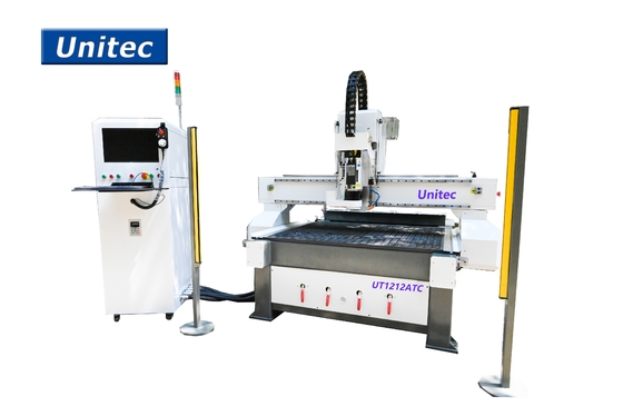 UT1212ATC 1200mm x 1200mm ATC CNC-Holzbearbeitungs-Router-Maschine für Holz MDF-PVC
